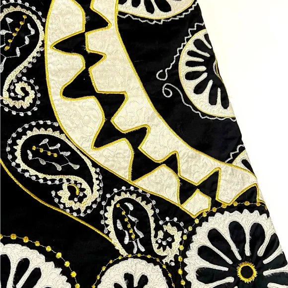 DKNY Black and White Embroidered Skirt - Picture 3 of 7
